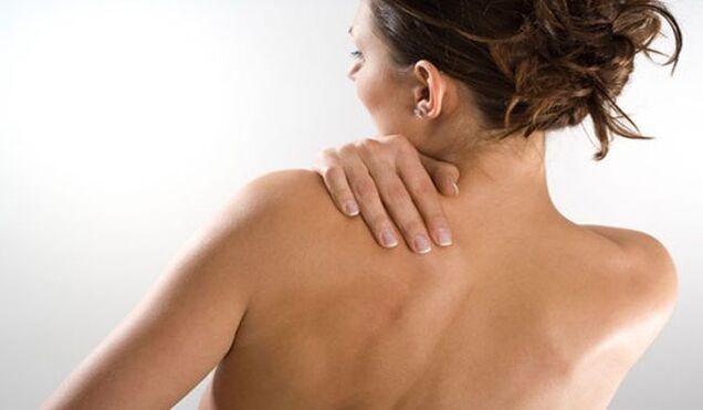 A woman is concerned about pain under the left scapula at the back